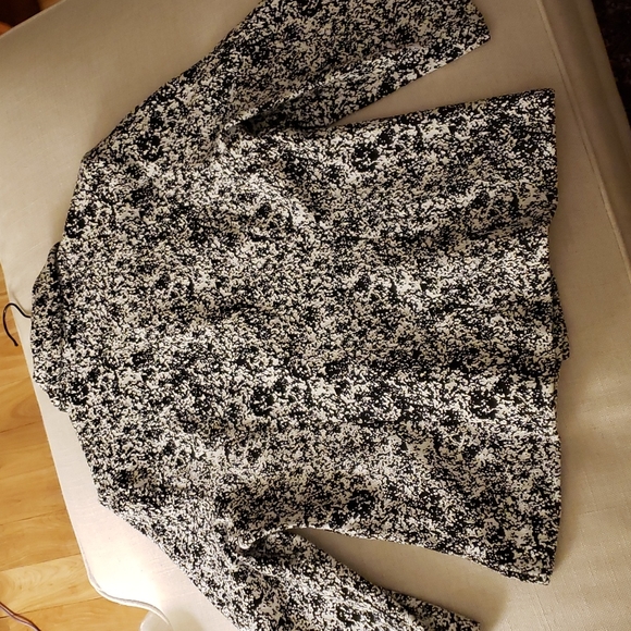 Andria Lieu Collection Black & White Unstructured Jacket. Size M. - Picture 5 of 6